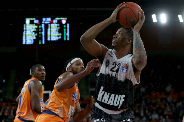 包括与多支 包括与多支