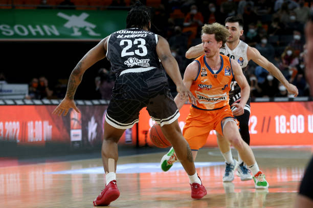 同时保持可 同时保持可