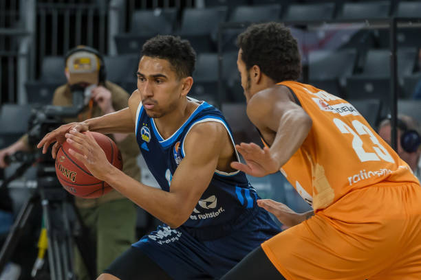 随着世界女 随着世界女